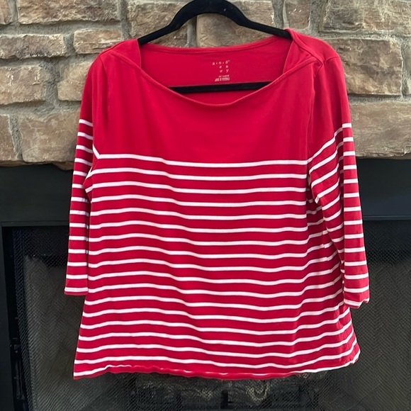 Red and white striped top. Size XXL - Picture 1 of 5